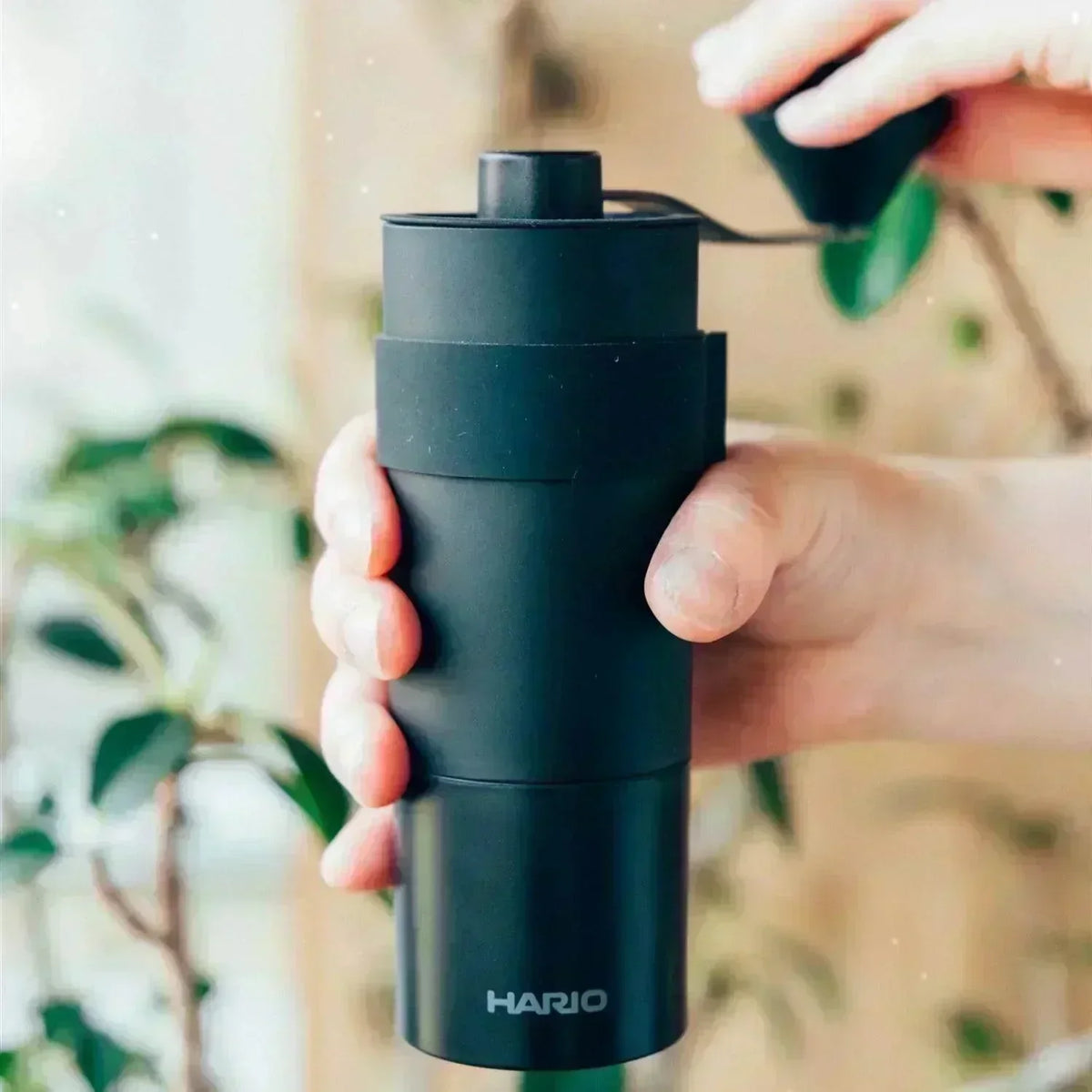 Hario Mini Black Pro Çelik Bıçaklı Kahve Değirmeni