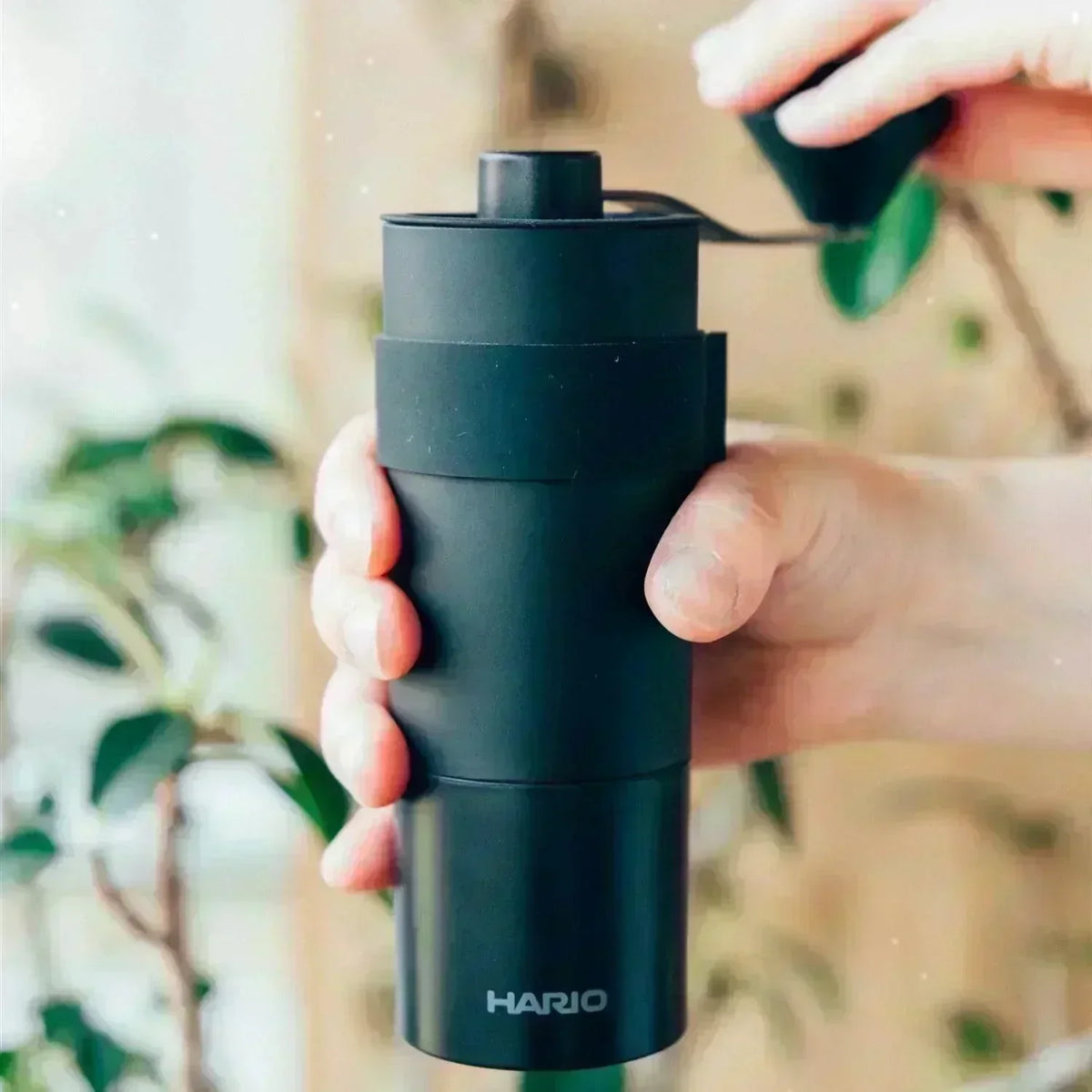 Hario Mini Black Pro Çelik Bıçaklı Kahve Değirmeni