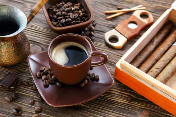Küba Purosu ve Kahve İkilisi - kahvebi