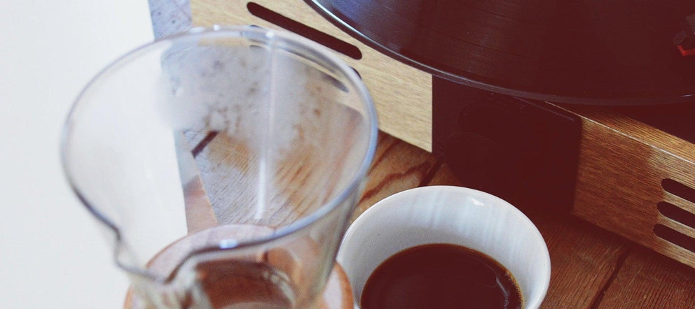 Müzik ve kahve arasındaki bağlantı: İnsanların neden kahve içerken müzik dinliyor? - kahvebi